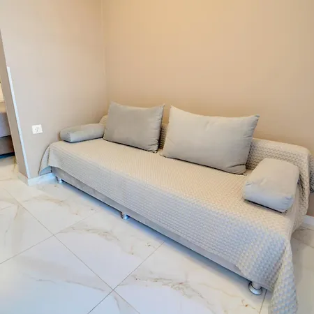 Diamond & Pearl Apartment