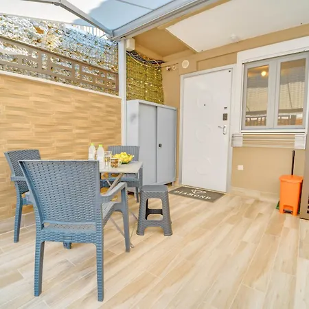 Diamond & Pearl Peraía