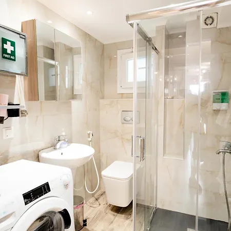 Diamond & Pearl Peraía